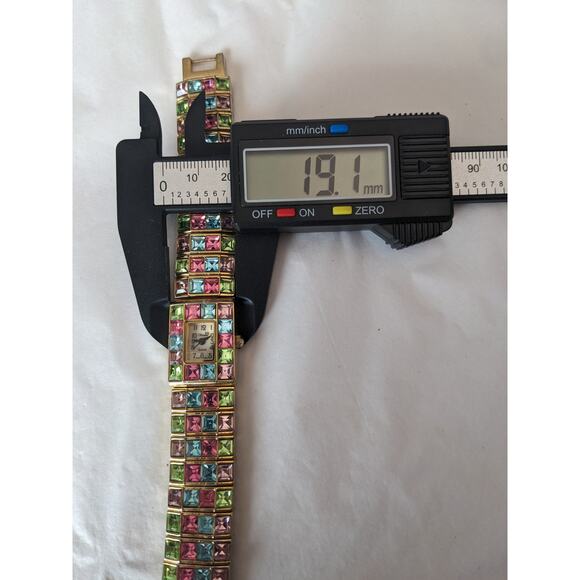 Swanie Women's Mulicolored Sparkle Rhinestone Watch 7in Working - Picture 7 of 7